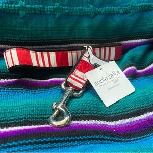 Annie Selke dog leash - red and white NWT